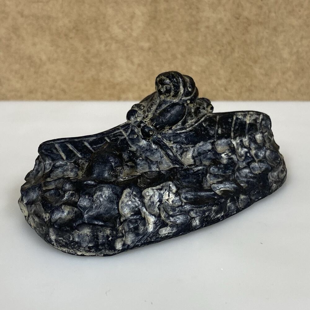 Vtg Wolf Originals Seal Hunter Canoe & Seal Figurine Canada Shelf Sitter